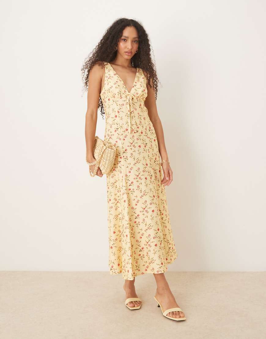 ASOS DESIGN - Ärmelloses Maxikleid in Gold mit geknöpfter Vorderseite und Blümchenmuster-Bunt von ASOS DESIGN