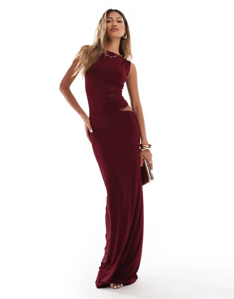 ASOS DESIGN - Ärmelloses Maxikleid in Weinrot mit Cut-out an der Taille von ASOS DESIGN