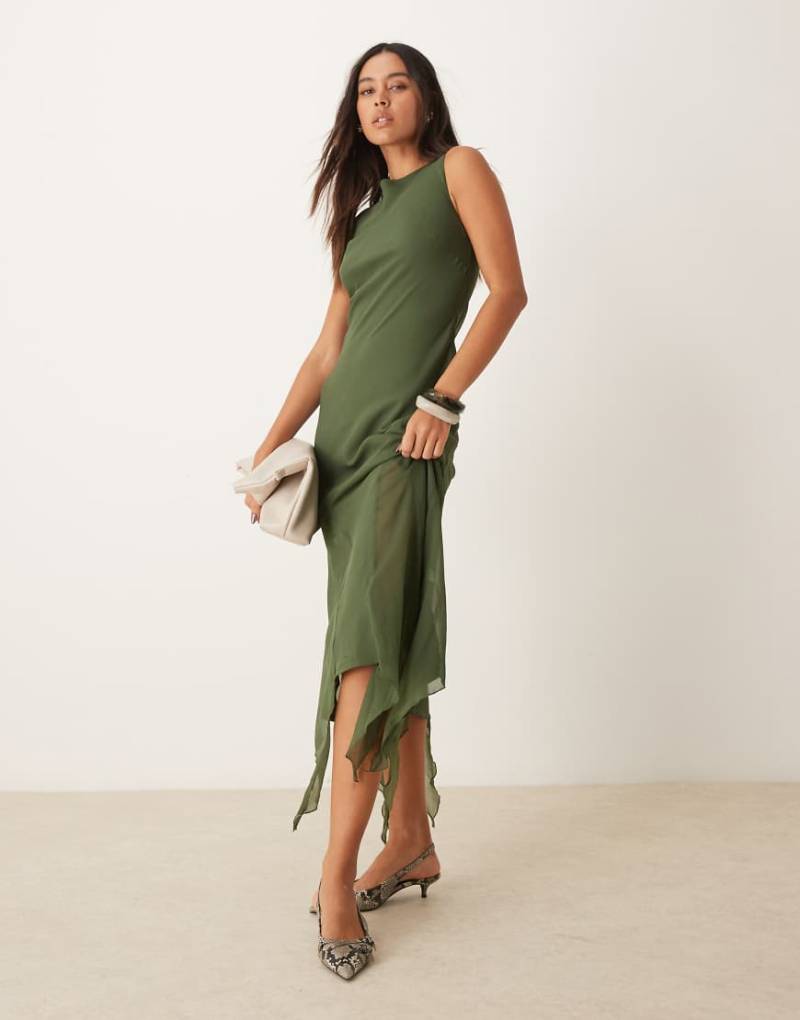 ASOS DESIGN - Ärmelloses Midaxi-Kleid in Grün mit Godets-Bunt von ASOS DESIGN