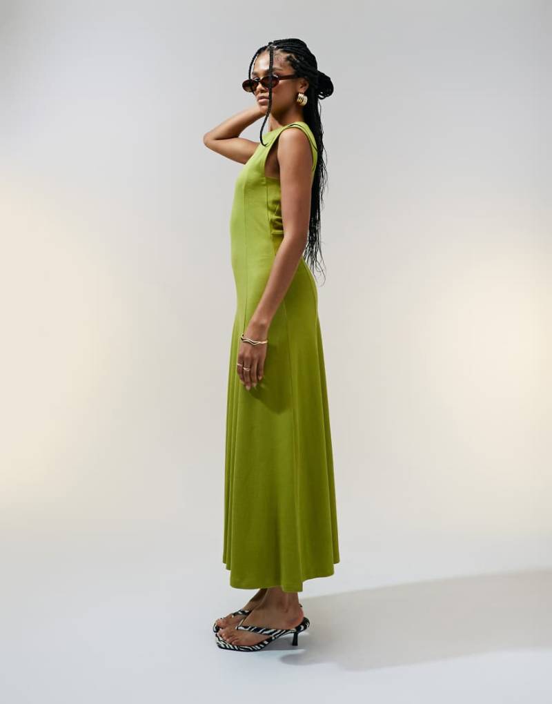 ASOS DESIGN - Ärmelloses Midi-Sommerkleid aus Baumwolle in Khaki-Bunt von ASOS DESIGN