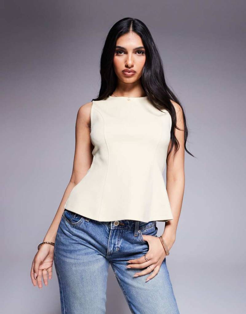 ASOS DESIGN - Ärmelloses Schößen-Oberteil in Zitronengelb aus Interlock-Stoff von ASOS DESIGN