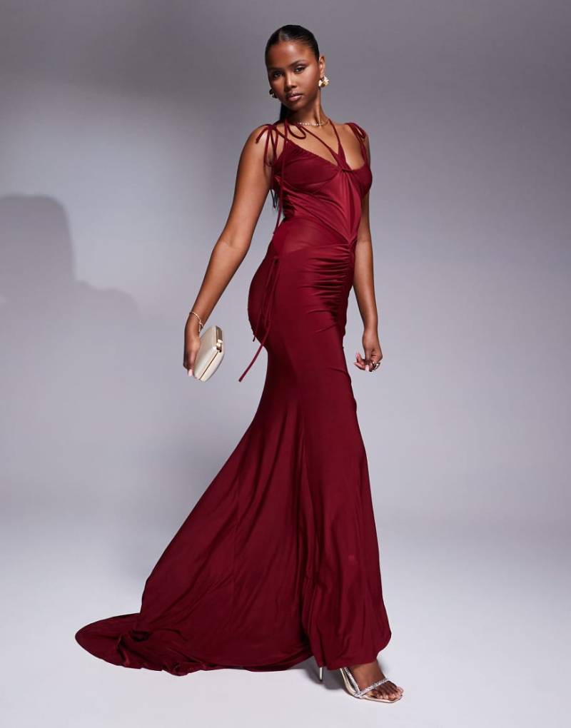 ASOS DESIGN - Abendkleid aus Chiffon-Mesh in Burgunderrot mit nach hinten abfallendem Saum von ASOS DESIGN