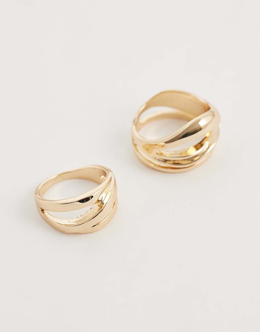 ASOS DESIGN - Abstrakte Ringe in Goldoptik, Multipack-Bunt von ASOS DESIGN