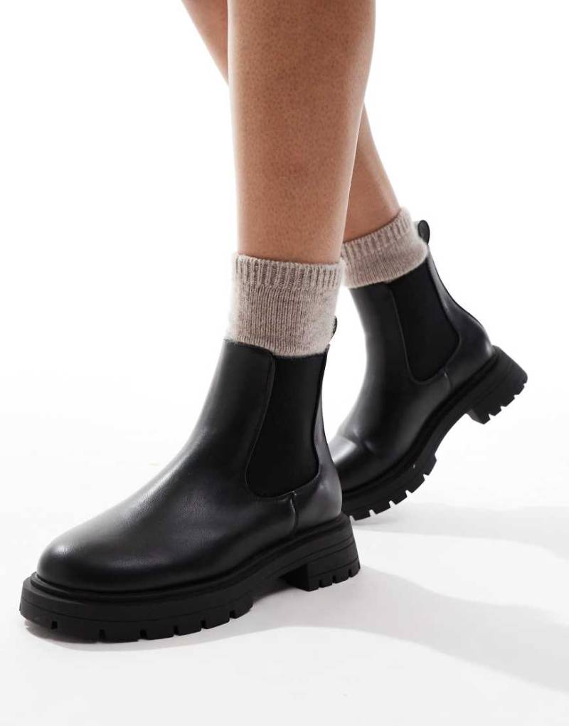 ASOS DESIGN - Adjust - Chelsea-Stiefel in Schwarz mit dicker Sohle von ASOS DESIGN