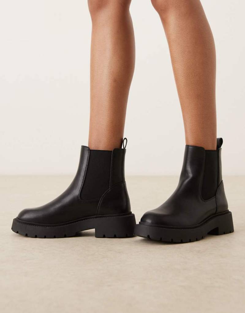 ASOS DESIGN - Alford - Flache Chelsea-Stiefel in Schwarz mit dicker Sohle von ASOS DESIGN