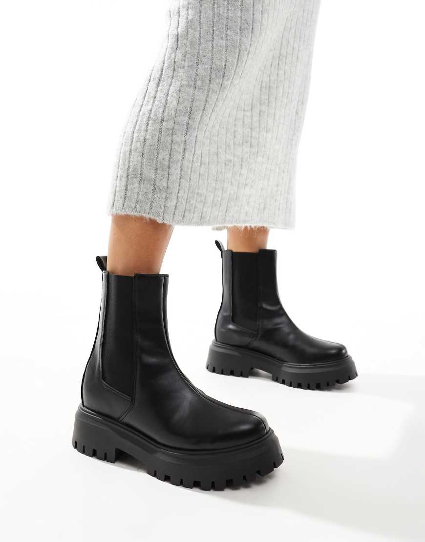 ASOS DESIGN - Amber - Chelsea-Stiefel in Schwarz mit dicker Sohle von ASOS DESIGN