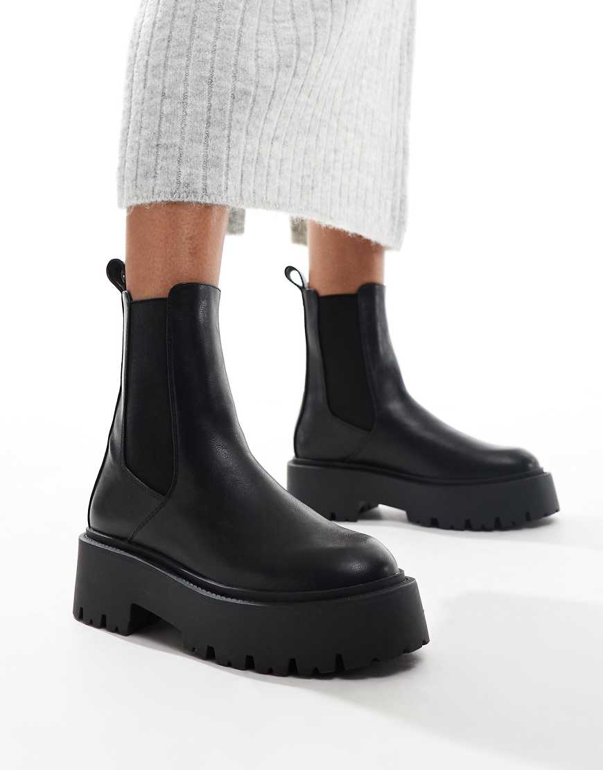 ASOS DESIGN - Amy - Chelsea-Stiefel in Schwarz mit dicker Sohle von ASOS DESIGN