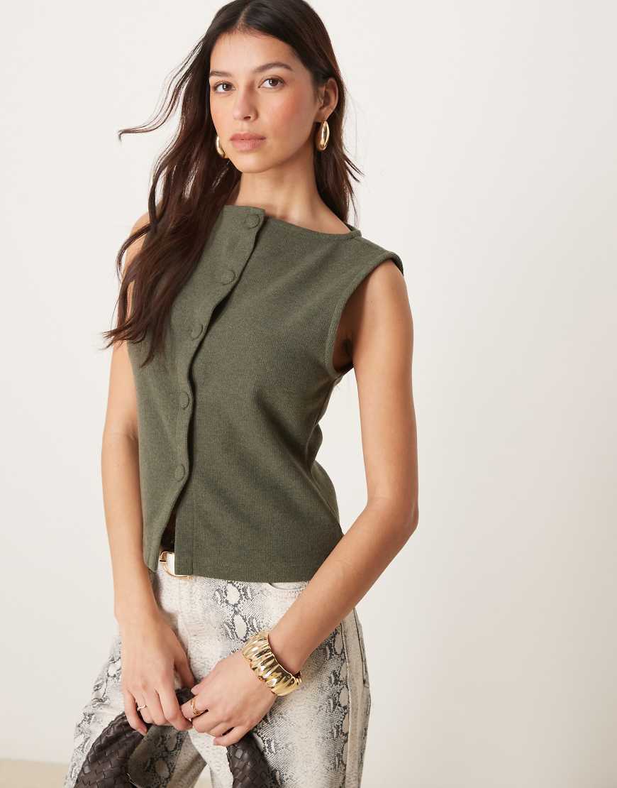 ASOS DESIGN - Angeraute Weste in Khaki-Grau von ASOS DESIGN