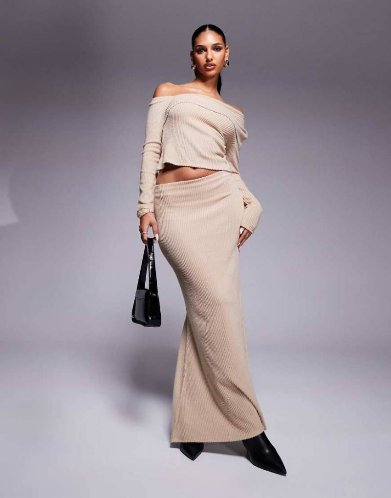 ASOS DESIGN - Angerauter Maxirock in geripptem Steinbeige mit Schwalbenschwanz, Kombiteil-Neutral von ASOS DESIGN
