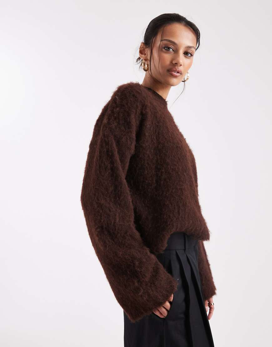 ASOS DESIGN - Angerauter Oversized-Strickpullover mit Wollanteil in Braun-Brown von ASOS DESIGN