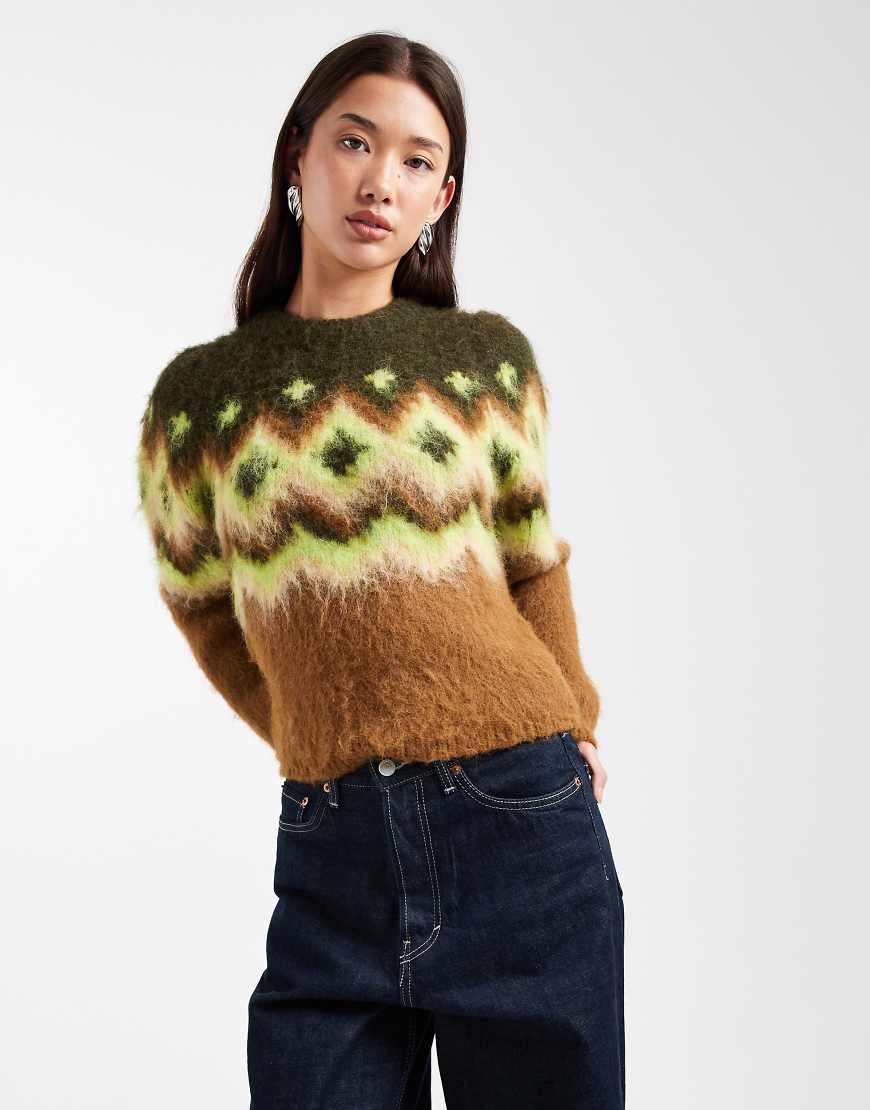 ASOS DESIGN - Angerauter Pullover in Grün mit Norwegermuster und betonter Schulter von ASOS DESIGN