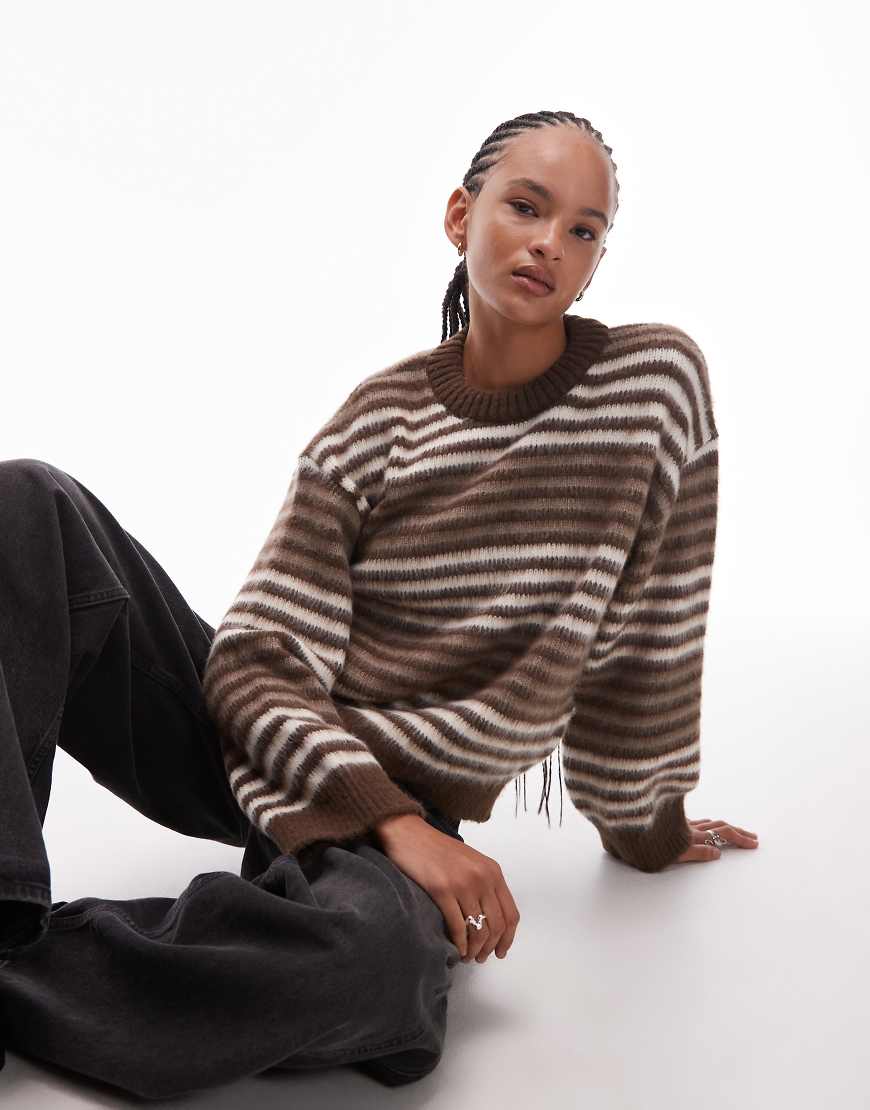 ASOS DESIGN - Angerauter Strickpullover in Braun mit farblich abgestimmten Streifen und weiten Ärmeln-Bunt von ASOS DESIGN