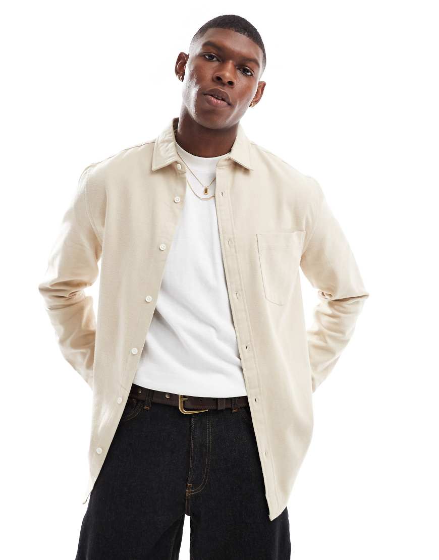 ASOS DESIGN - Angerautes Oxford-Hemd in Beige in regulärer Passform-Neutral von ASOS DESIGN