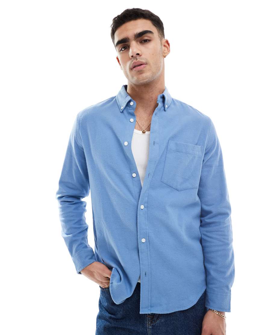 ASOS DESIGN - Angerautes Oxford-Hemd in Blau in regulärer Passform von ASOS DESIGN