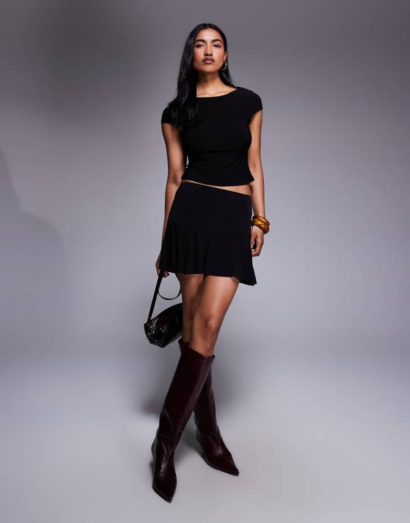 ASOS DESIGN - Anschmiegsames, rückenfreies Cropped-Top in Schwarz, Kombiteil von ASOS DESIGN