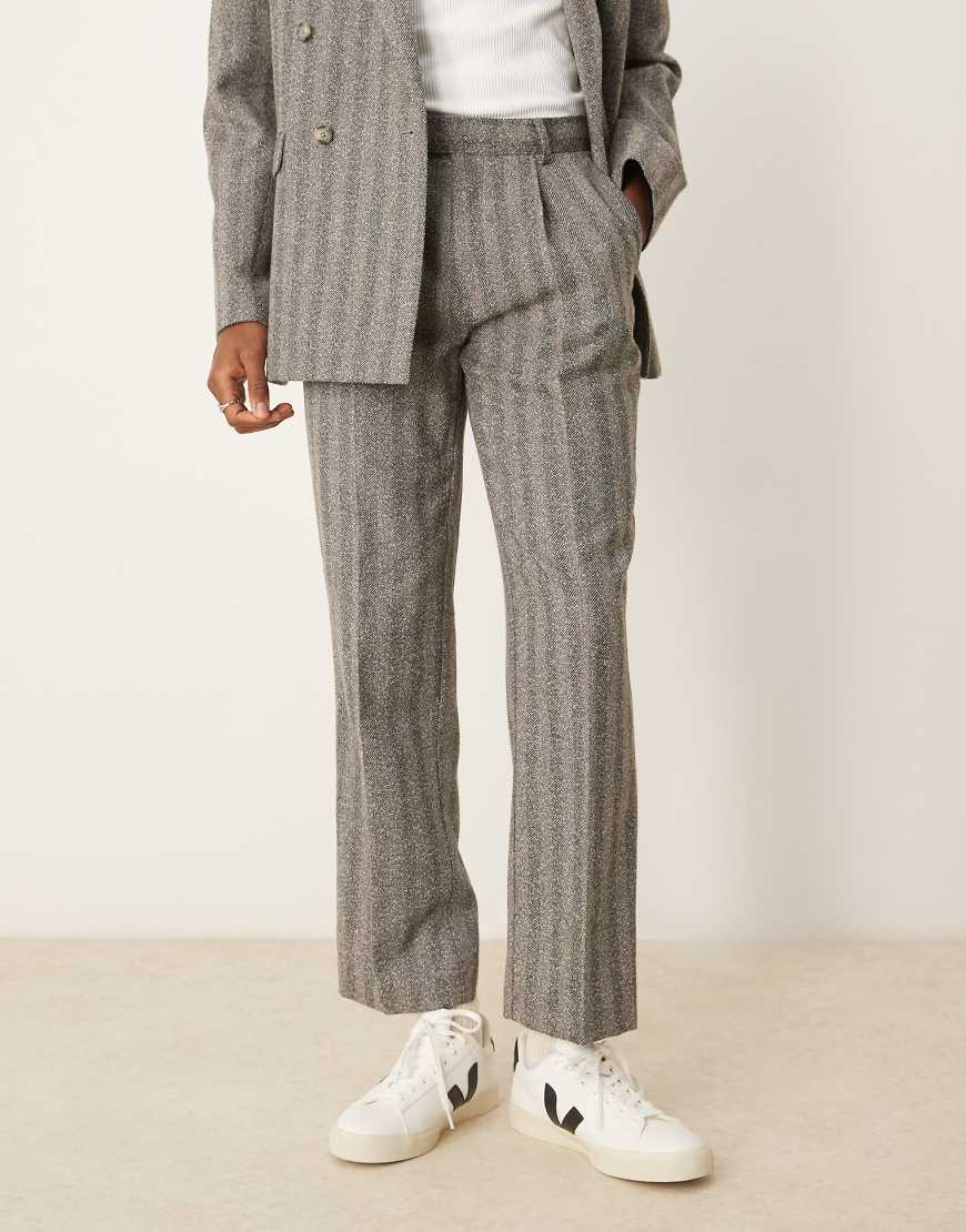 ASOS DESIGN - Anzughose in Anthrazit mit geradem Bein und Fischgrätmuster-Grau ASOS DESIGN - Anzughose in Anthrazit mit geradem Bein und Fischgrätmuster-Grau von ASOS DESIGN