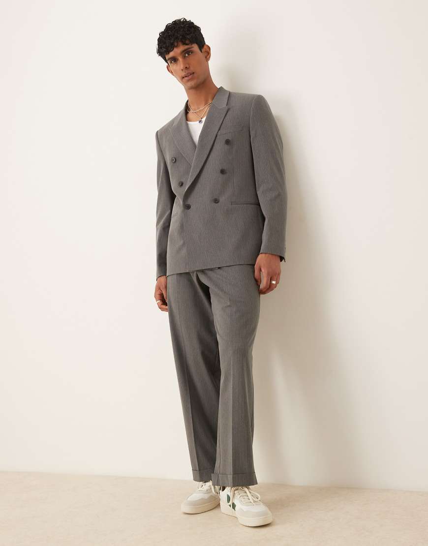 ASOS DESIGN - Anzughose in Anthrazit mit weitem Bein und Nadelstreifen-Grau ASOS DESIGN - Anzughose in Anthrazit mit weitem Bein und Nadelstreifen-Grau von ASOS DESIGN