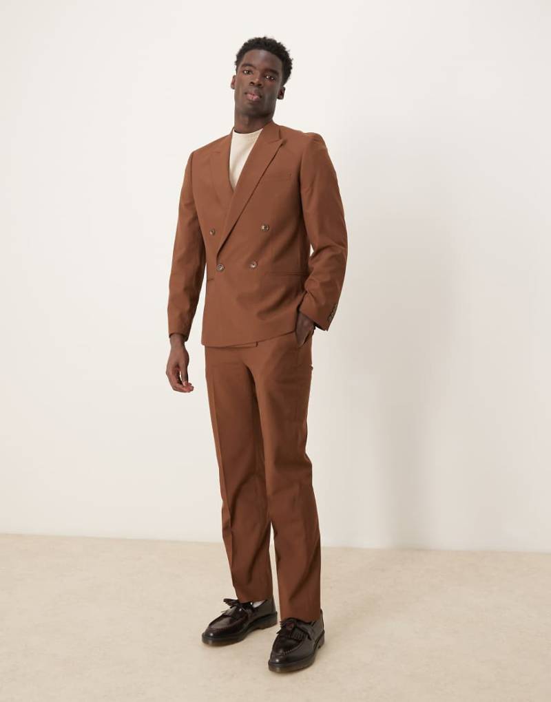 ASOS DESIGN - Anzughose in Braun mit geradem Bein von ASOS DESIGN