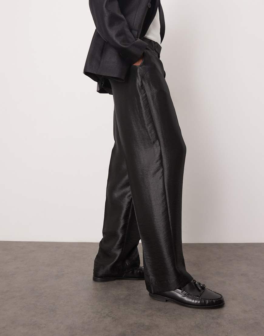 ASOS DESIGN - Anzughose in Schwarz aus Metallic-Satin mit weitem Schnitt von ASOS DESIGN