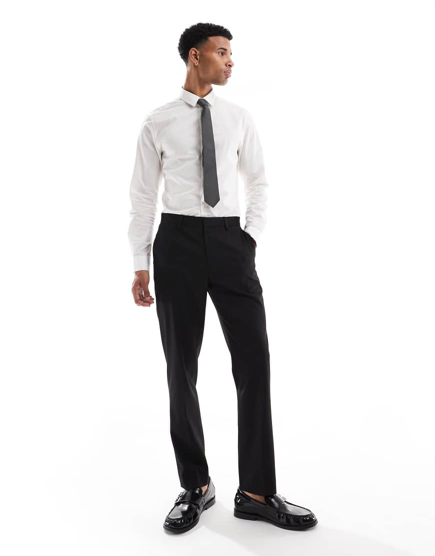 ASOS DESIGN - Anzughose in dezentem Schwarz mit schmalem Schnitt und Fischgrätmuster-Braun von ASOS DESIGN