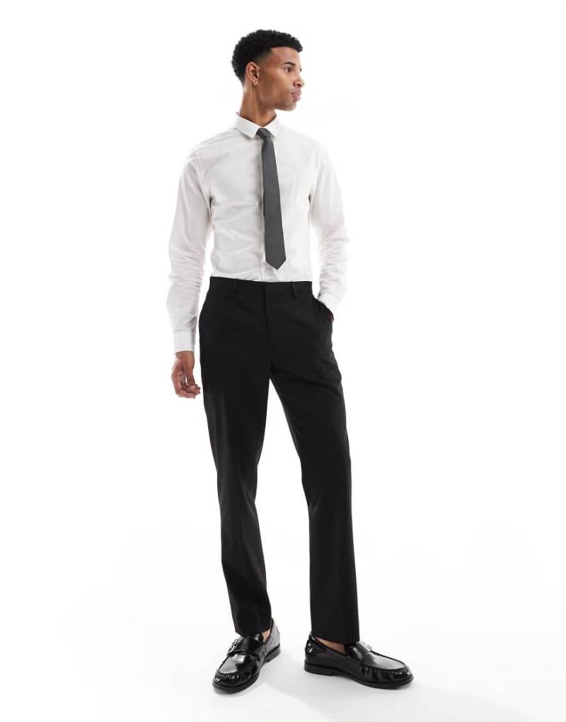 ASOS DESIGN - Anzughose in dezentem Schwarz mit schmalem Schnitt und Fischgrätmuster-Braun von ASOS DESIGN