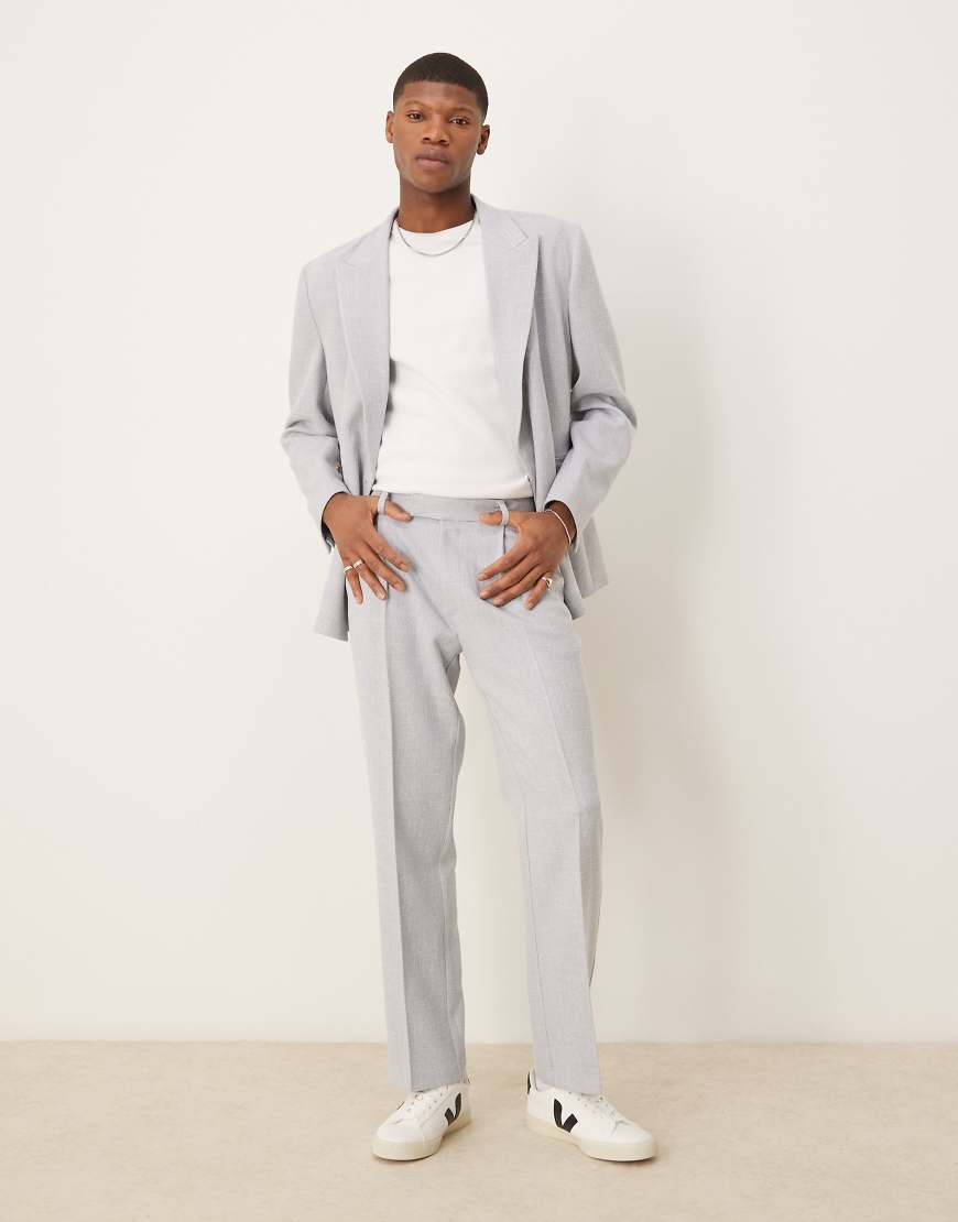 ASOS DESIGN - Anzughose mit geradem Bein in hellgrauer Leinenoptik ASOS DESIGN - Anzughose mit geradem Bein in hellgrauer Leinenoptik von ASOS DESIGN