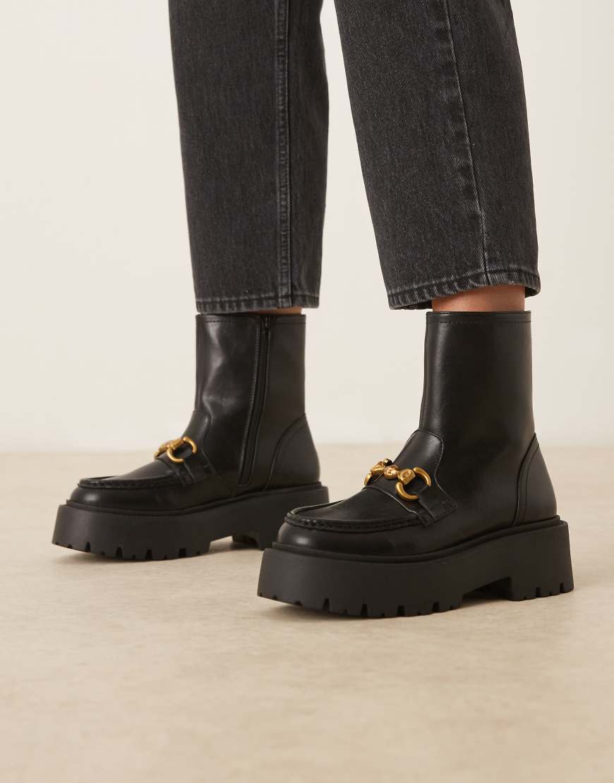 ASOS DESIGN - April - Stiefeletten im Loafer-Stil in Schwarz mit dicker Sohle von ASOS DESIGN
