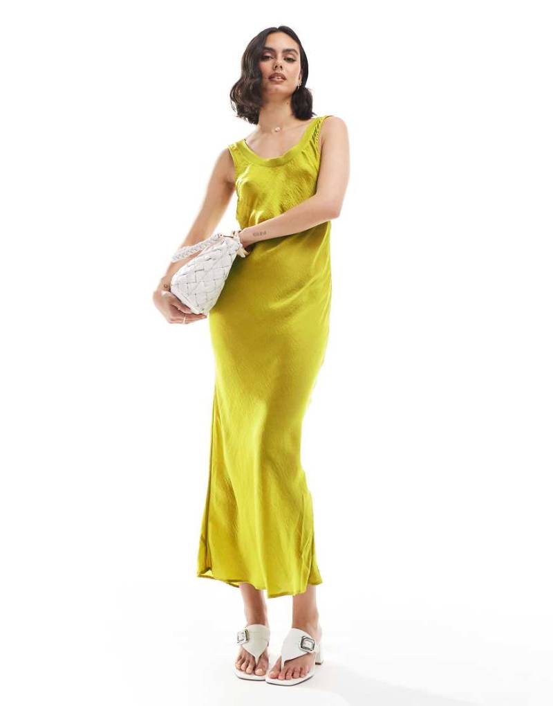 ASOS DESIGN - Asymmetrisch geschnittenes Träger-Midikleid in Chartreuse mit geripptem Detail am Ausschnitt-Grün von ASOS DESIGN