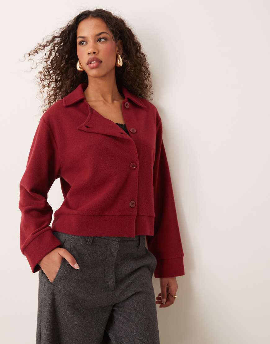 ASOS DESIGN - Asymmetrische, sehr weiche Oversize-Jacke in Burgunderrot mit Kragen-Neutral ASOS DESIGN - Asymmetrische, sehr weiche Oversize-Jacke in Burgunderrot mit Kragen-Neutral von ASOS DESIGN