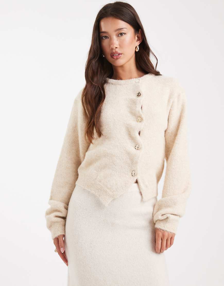 ASOS DESIGN - Asymmetrische Strickjacke in Hellbeige mit welliger Knopfleiste-Gelb von ASOS DESIGN