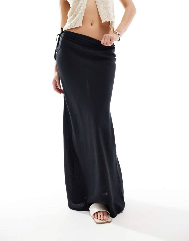 ASOS DESIGN - Asymmetrischer Maxirock in Schwarz aus Leinenmix von ASOS DESIGN