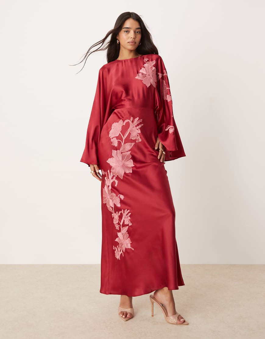 ASOS DESIGN - Asymmetrisches, besticktes Maxikleid aus Satin in Beerenrot mit extrem weiten Ärmeln-Orange ASOS DESIGN - Asymmetrisches, besticktes Maxikleid aus Satin in Beerenrot mit extrem weiten Ärmeln-Orange von ASOS DESIGN