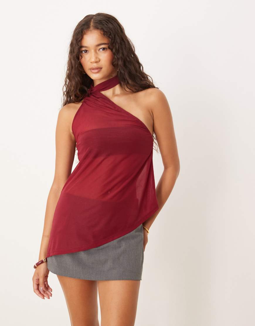 ASOS DESIGN - Asymmetrisches, durchscheinendes Longline-Top in Burgunderrot von ASOS DESIGN