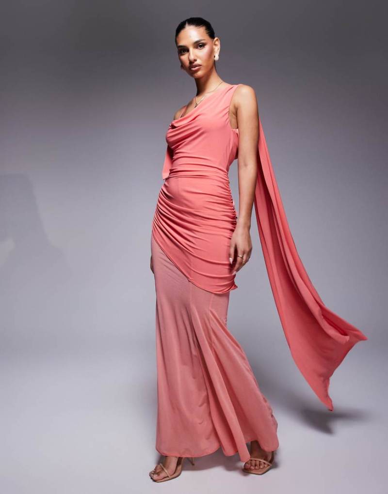 ASOS DESIGN - Asymmetrisches, gerafftes Maxikleid in Korallenrosa mit transparentem Rock in geschmeidiger Haptik-Orange von ASOS DESIGN