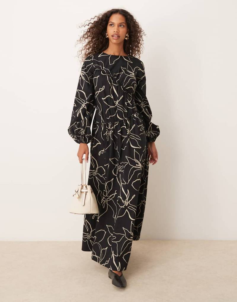 ASOS DESIGN - Asymmetrisches, gerafftes Maxikleid in Schwarz mit Blumenmuster in geschnörkelter Optik-Bunt von ASOS DESIGN