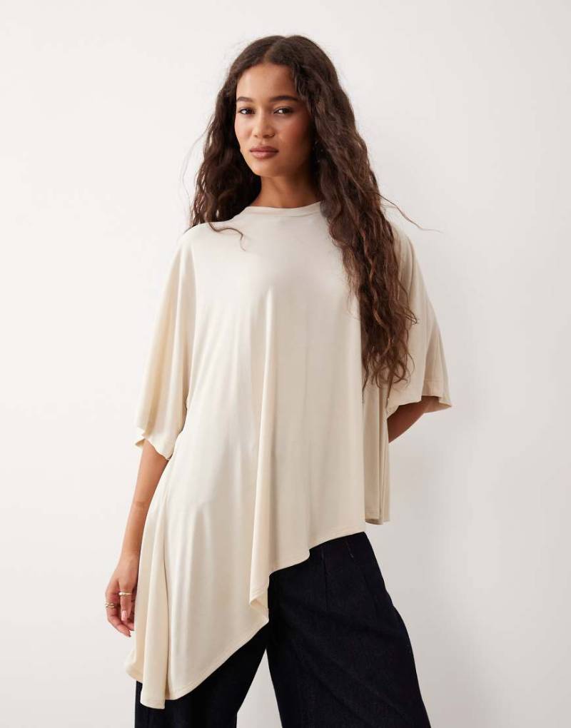 ASOS DESIGN - Asymmetrisches Modal-Oberteil in Cremeweiß mit locker fallendem Saum von ASOS DESIGN