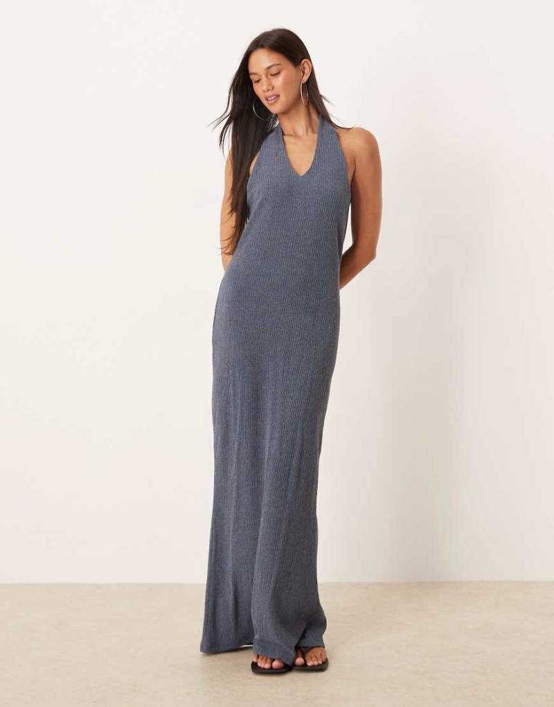 ASOS DESIGN - Asymmetrisches Neckholder-Maxikleid in Marineblau von ASOS DESIGN