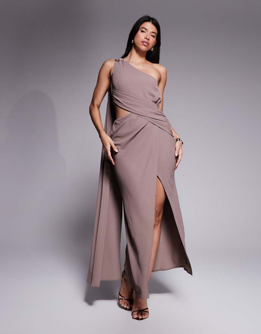ASOS DESIGN - Asymmetrisches One-Shoulder-Maxikleid in Mokka aus Crepe mit goldfarbenem Besatz-Brown von ASOS DESIGN