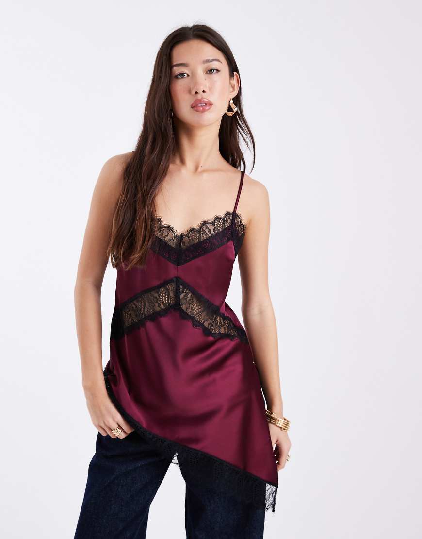 ASOS DESIGN - Asymmetrisches Satin-Camisole in Pflaume mit Spitze-Lila von ASOS DESIGN