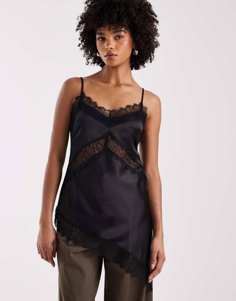 ASOS DESIGN - Asymmetrisches Satin-Camisole in Schwarz mit Spitze von ASOS DESIGN