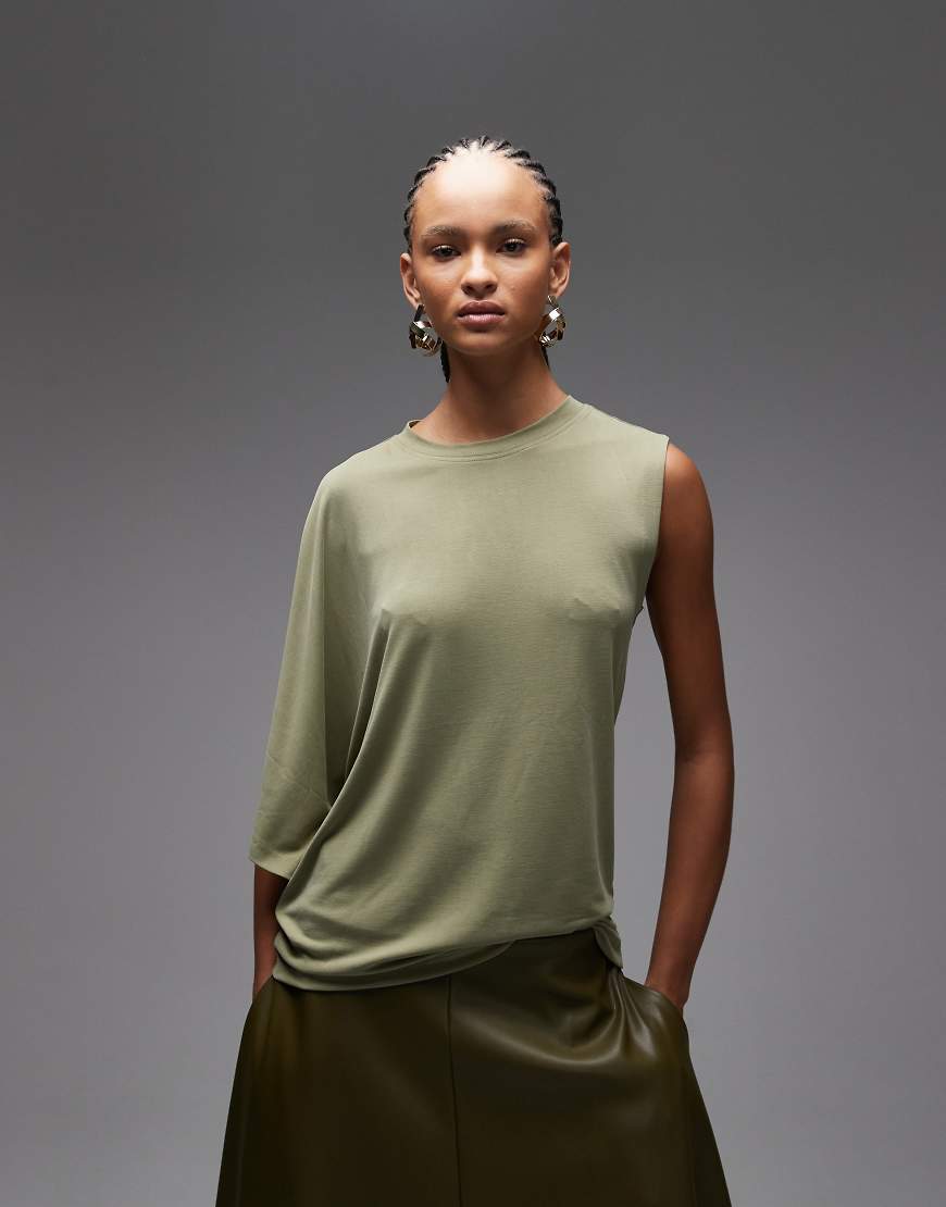 ASOS DESIGN - Asymmetrisches T-Shirt in Salbeigrün mit lockerem Schnitt von ASOS DESIGN