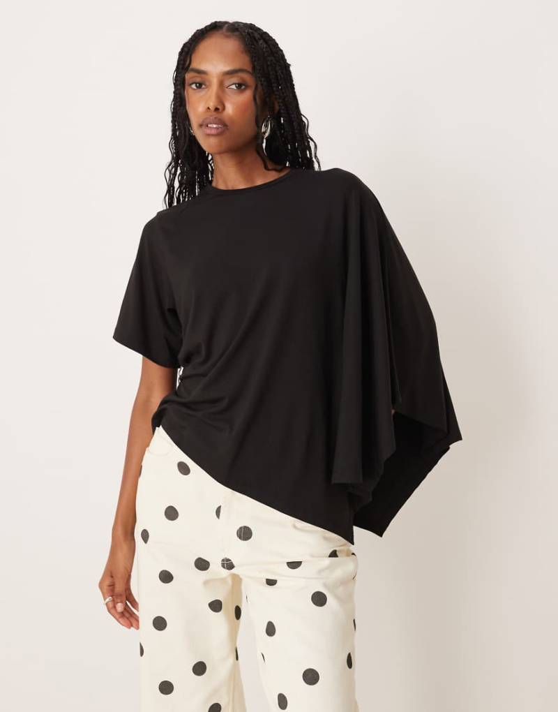 ASOS DESIGN - Asymmetrisches Wasserfall-T-Shirt in Schwarz von ASOS DESIGN