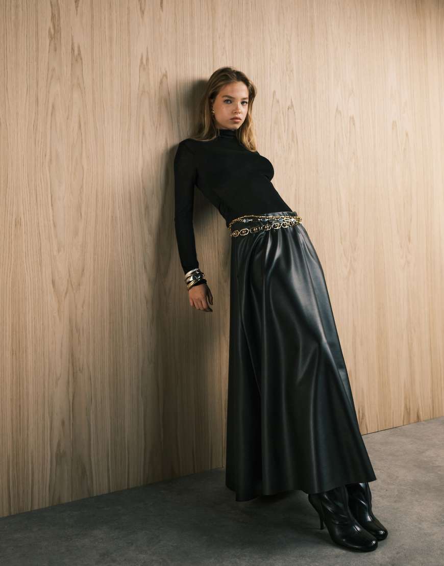 ASOS DESIGN - Ausgestellter PU-Rock in Schwarz von ASOS DESIGN