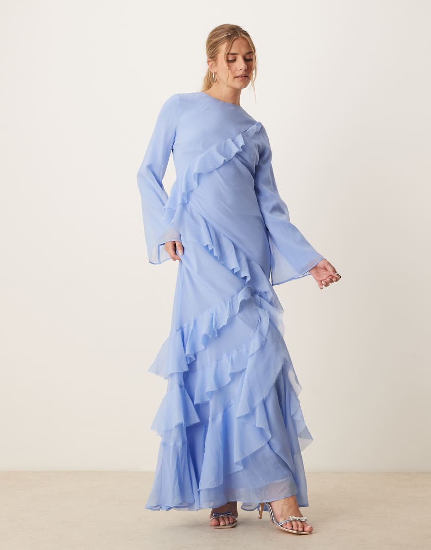ASOS DESIGN - Ausgestelltes, langärmliges Maxikleid in Blau mit extremen Rüschen von ASOS DESIGN