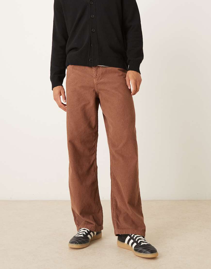 ASOS DESIGN - Baggy-Fit-Cordhose in Braun-Brown von ASOS DESIGN