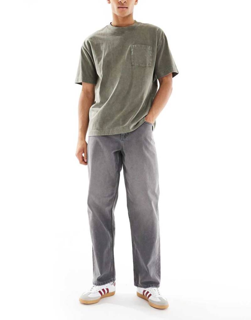 ASOS DESIGN - Baggy-Jeans in verwaschenem Grau von ASOS DESIGN