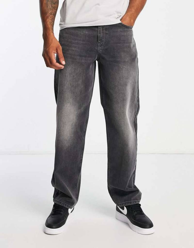 ASOS DESIGN - Baggy-Jeans in verwaschenem Schwarz von ASOS DESIGN