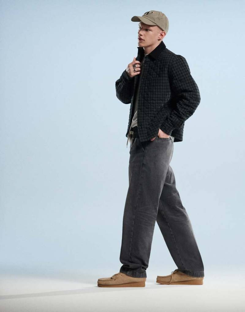 ASOS DESIGN - Baggy-Jeans in verwaschenem Schwarz von ASOS DESIGN