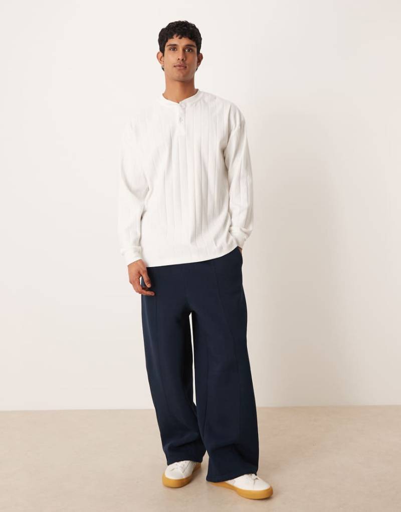 ASOS DESIGN - Ballon-Jogginghose in Marineblau mit Oversize-Passform und Biesen von ASOS DESIGN