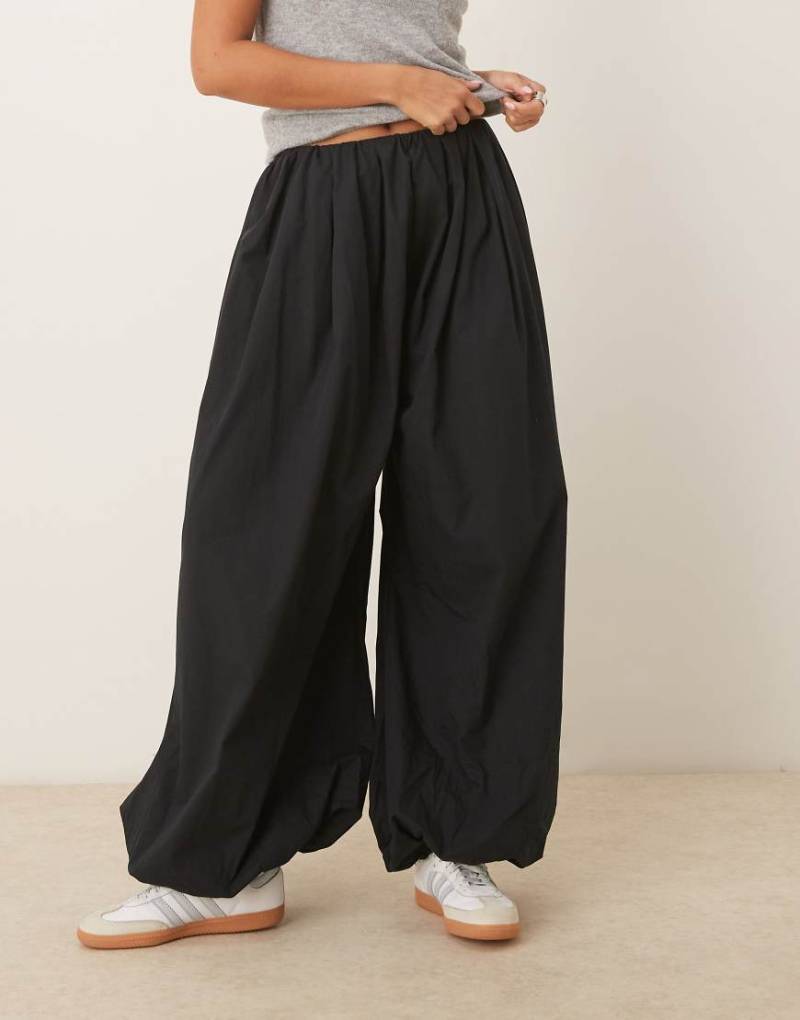 ASOS DESIGN - Ballonhose aus Baumwolle in Schwarz von ASOS DESIGN